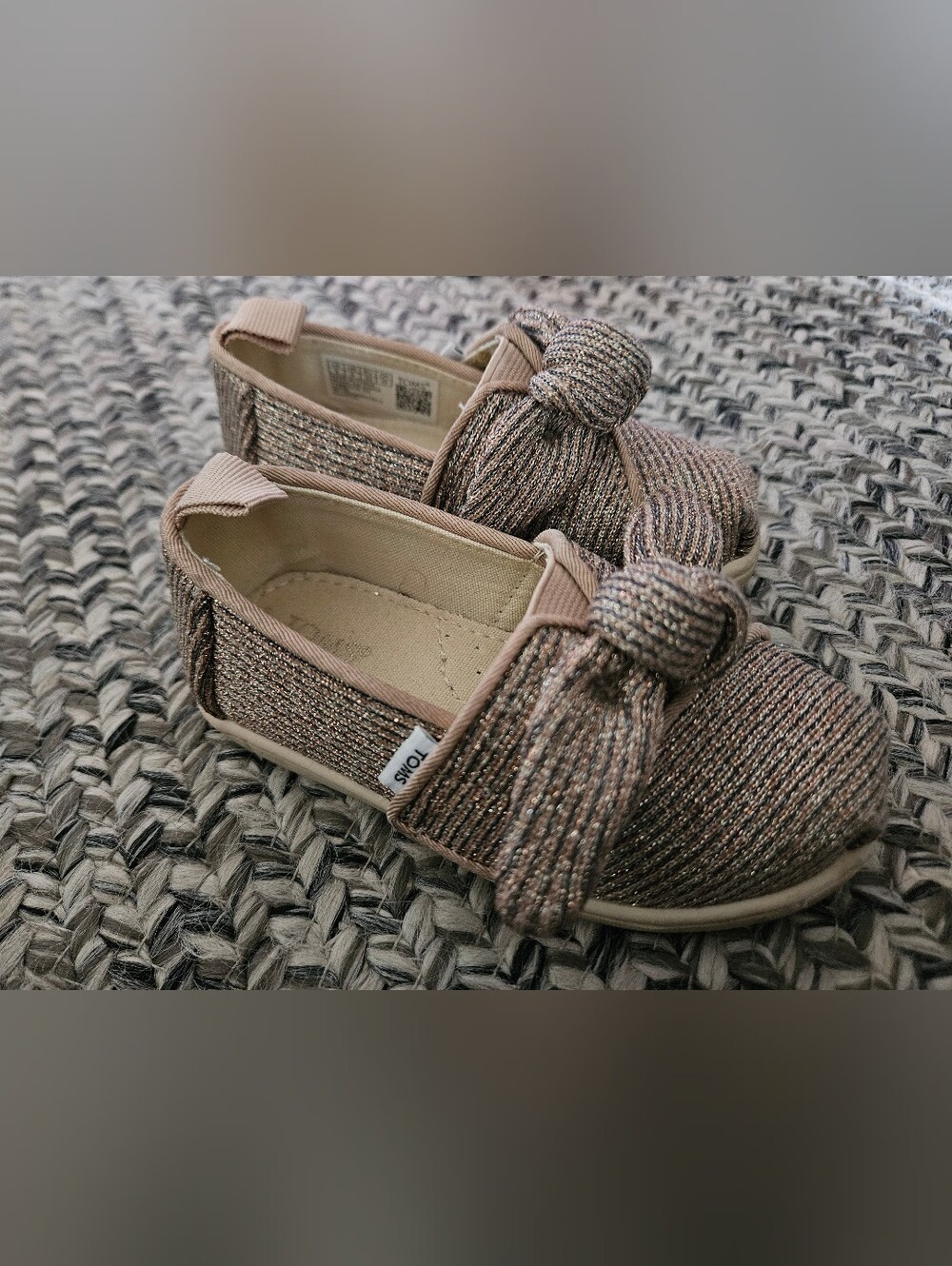 TOMS Kids Metallic Rose Gold Knot Slip Ons Size 6 Toddler